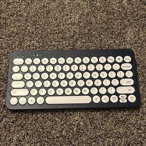 Onn. Navy and White Wireless Keyboard